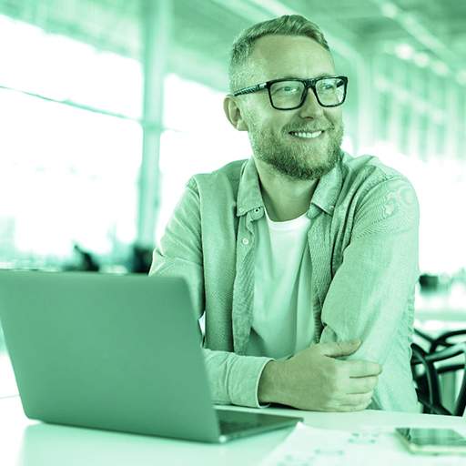 Feature image of digital marketing blog post about optimizing your website for mobile SEO by Adomas Sulcas from Growth-bite.